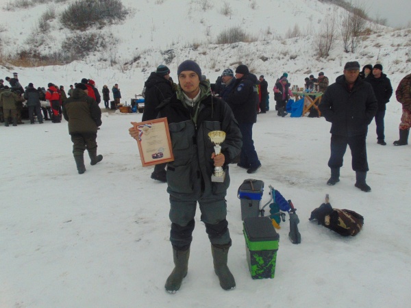 Юбилейный турнир по зимней рыбалке среди пожарных и спасателей прошёл в Коломне
