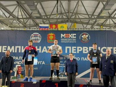 Коломенский спортсмен установил два рекорда на соревнованиях по жиму штанги