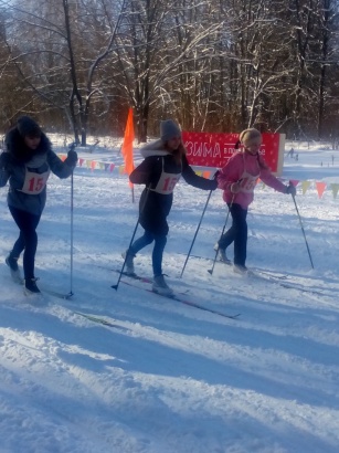 Школьники бегали на лыжах