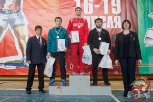 Коломенец привез "серебро" с межрегиональных соревнований по гиревому спорту