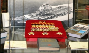 Выставка «Легендарный флотоводец» в Музее Победы продлится до 31 мая