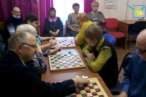 Соревнования по шашкам и дартсу провели в Луховицах