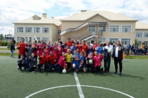 В Коломенский детский дом приезжали звезды футбола