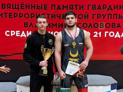 Луховицкий борец Ренат Кадимов завоевал право сражаться за золото Первенства России