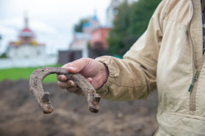 В сквере &quot;Блюдечко&quot; ведут раскопки