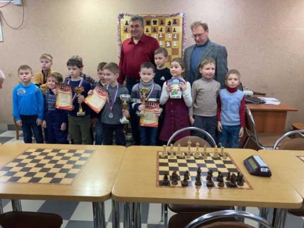 Начинающие воскресенские шахматисты боролись за звание лучшего