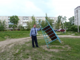 Госадмтехнадзор проверил детские площадки в Сергиевском (ФОТО)
