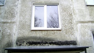 ЖСК в Коломне починил окна и козырьки в доме после проверки Госжилинспекции