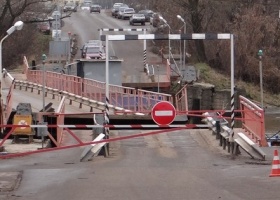 Митяевский мост закрыли на реконструкцию