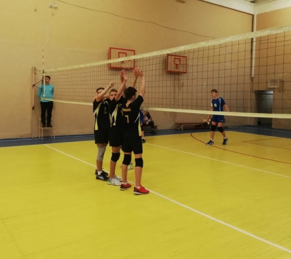 Коломенские волейболисты выиграли у Ивантеевки