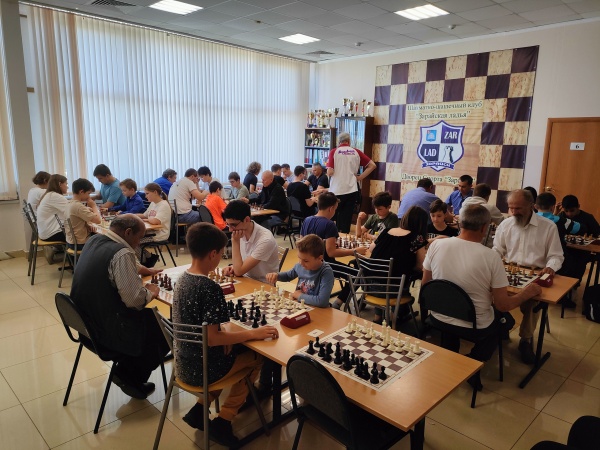 Коломенец стал победителем шахматного турнира