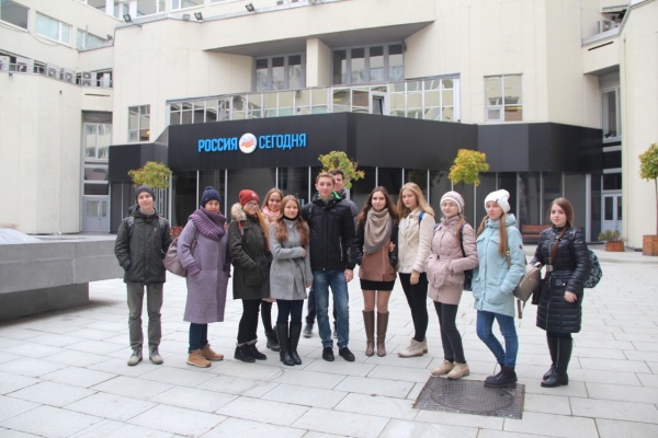 Школьники из Коломны посетили МИА "Росиия сегодня" и "Радио 1"