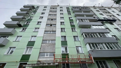 Завершается масштабная реконструкция фасада девятиэтажного дома в Озёрах