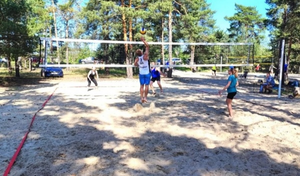 В Луховицах открылся сезон пляжного волейбола