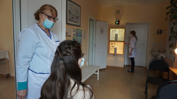 "Десант детских врачей" обследовал 60 юных пациентов в Озёрах