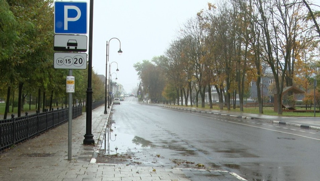 Платные парковки простаивают пустыми