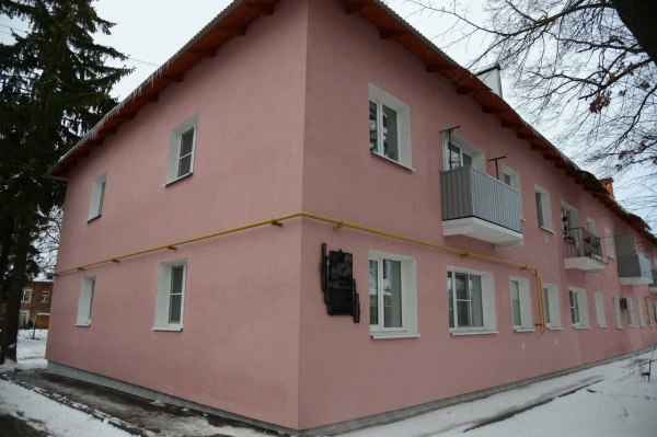 Капремонт фасада завершили в доме №1 по улице Арбатской
