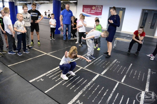 Более 70 детей сдали нормативы ГТО в конькобежном центре