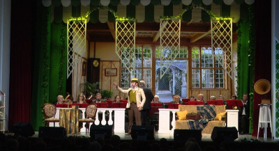 "Донна Люция, или Здрасьте, я ваша тётя"