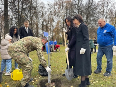 В сквере &quot;Окский&quot; высадили липовую аллею