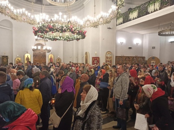 В пасхальных богослужениях в Коломне и Озёрах приняли участие более 5 тысяч человек