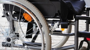 Подмосковье обеспечит инвалидов дополнительными техническими средствами реабилитации