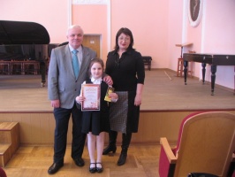 Девочка из Коломны стала призером зонального конкурса пианистов