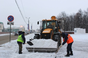 Снег в Коломне вчера убирали 90 человек