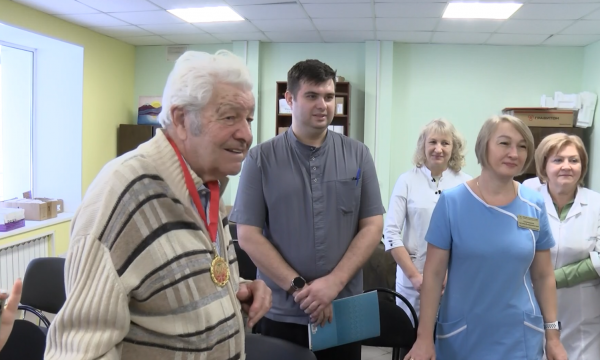 "Добрый доктор" Яков Дмитриевич Пеннер отметил 90-летний юбилей