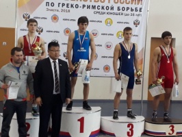 Коломенец завоевал серебро юношеского первенства России по греко-римской борьбе