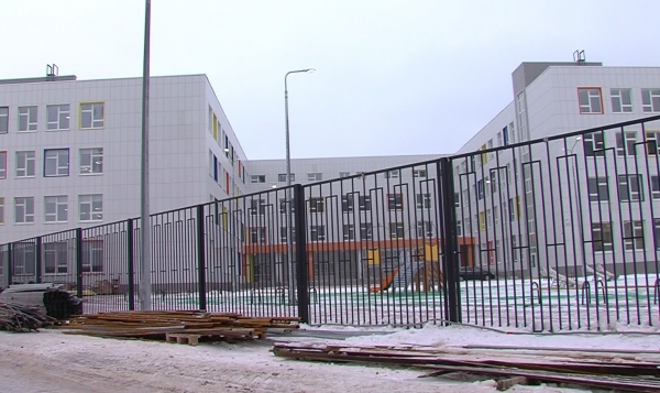 В Колычёве на улице Захарова завершилось строительство школы на 825 мест