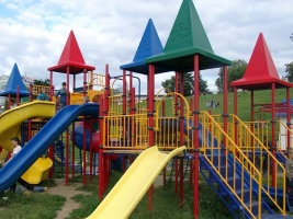 В Подмосковье за год построили более 700 детских площадок 