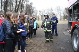 Сотрудники "Мособлпожспаса" провели в парке Мира познавательную акцию