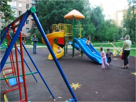 По всему Подмосковью освещены лишь 12% детских площадок