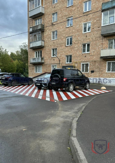 Почему нельзя парковаться на разметке для спецтранспорта во дворах