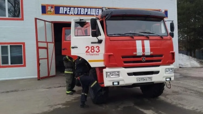 Пожарные помогли перевезти пациентку с признаками инсульта