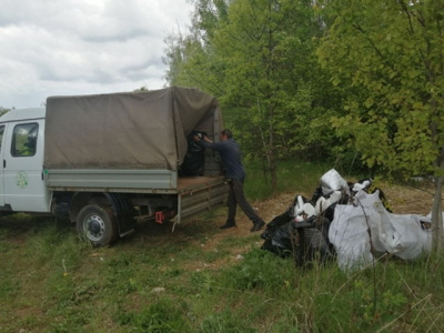 Под Андреевкой расчистили лес от строительного мусора