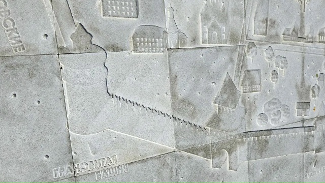 В сквере "Блюдечко" заменили несколько элементов исторической карты кремля