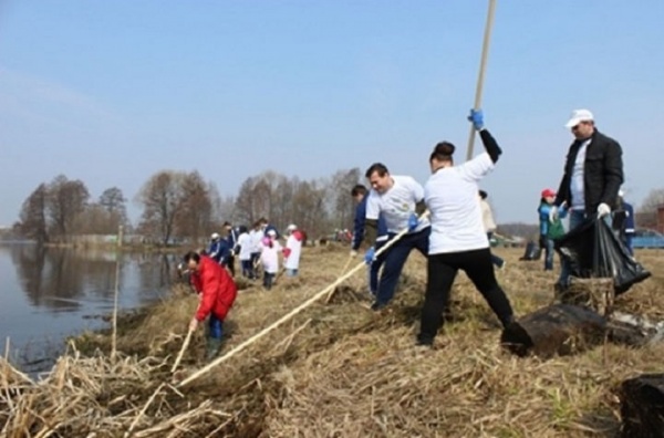 На грязных берегах: жителей Егорьевска приглашают чистить Гуслицу