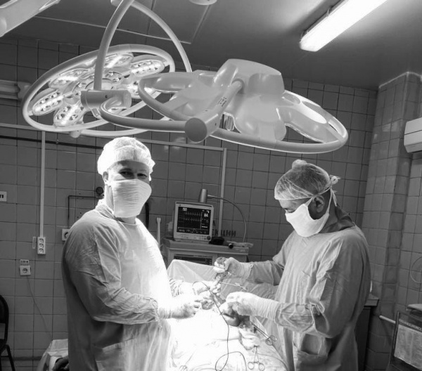 Луховицкие хирурги достали из кишечника пациентки свиное ушко