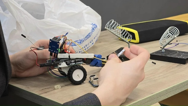 Поступить в вуз без экзаменов могут выпускники кружка робототехники в Коломне