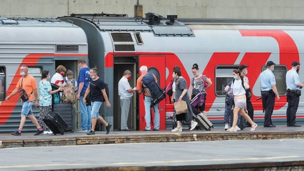 Пассажиры ЦППК оставили в поездах рыцарский щит, чемодан и ноутбук