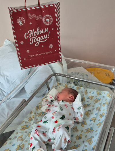 Девочки открывают счёт