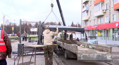 Началась установка павильонов на трамвайных остановках