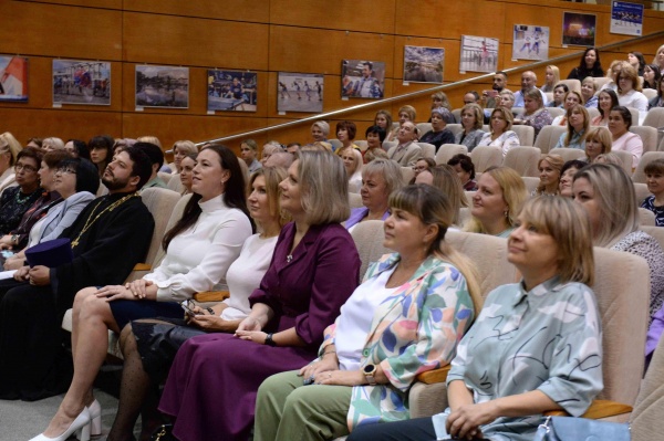 Традиционная августовская конференция педагогических работников прошла в КЦ "Коломна"