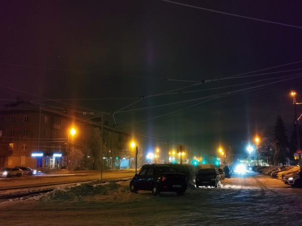 Почему зимой можно увидеть световые столбы?