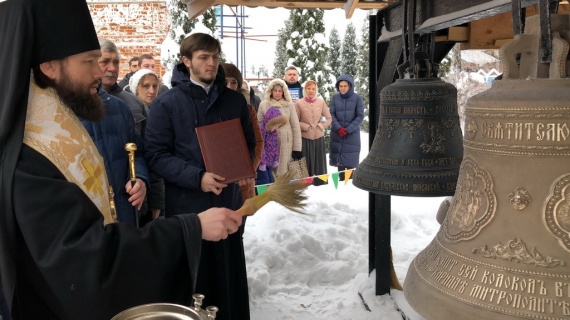 В Бобреневом монастыре освятили колокол