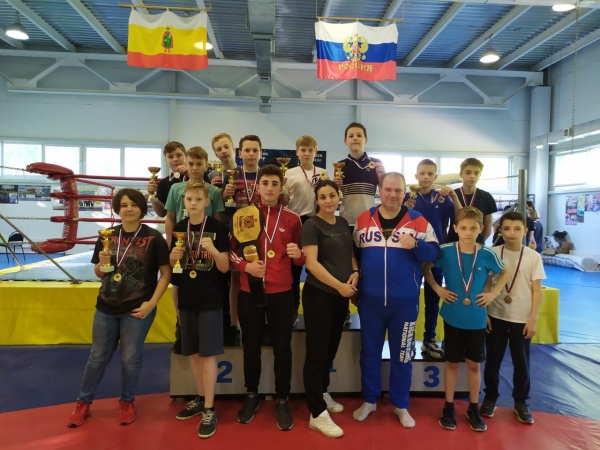 Коломенские кикбоксеры привезли медали из Рязани