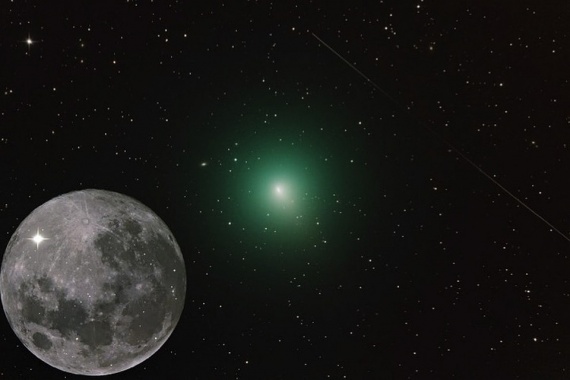 В небе видна комета