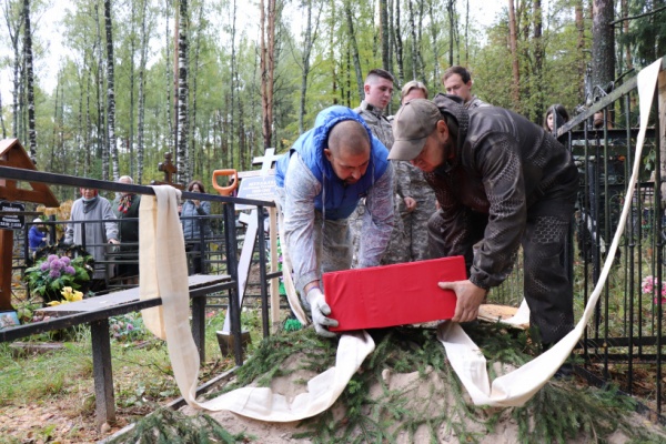 В Егорьевске торжественно перезахоронили останки красноармейца